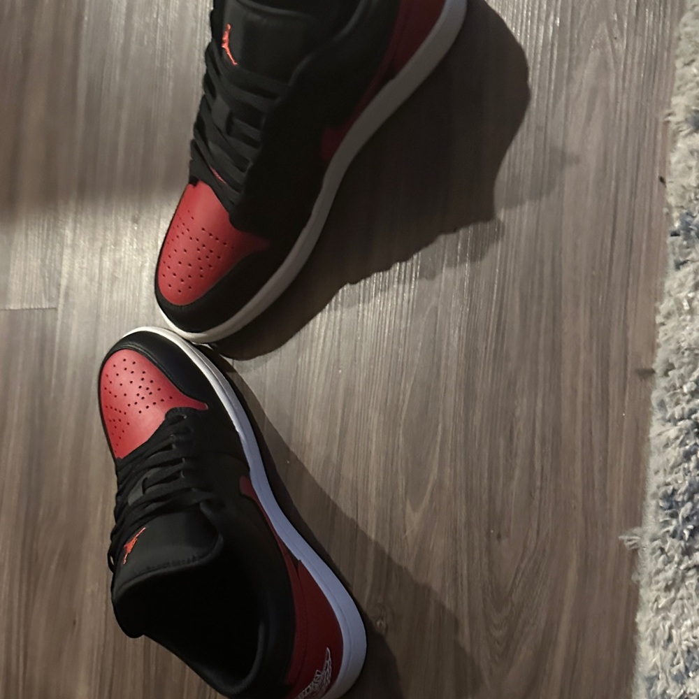 Jordan Men's Black and Red Sneakers - Picture 5 of 8
